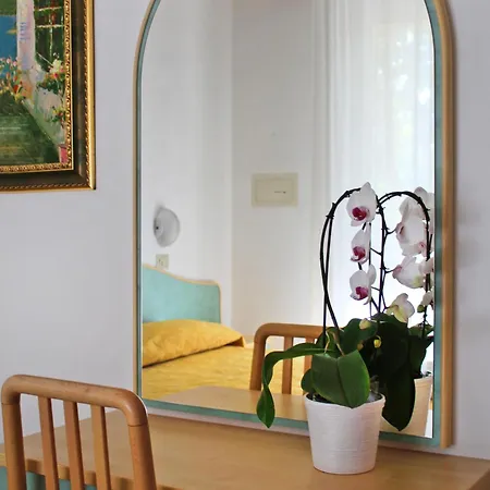 Flora Ξενοδοχείο