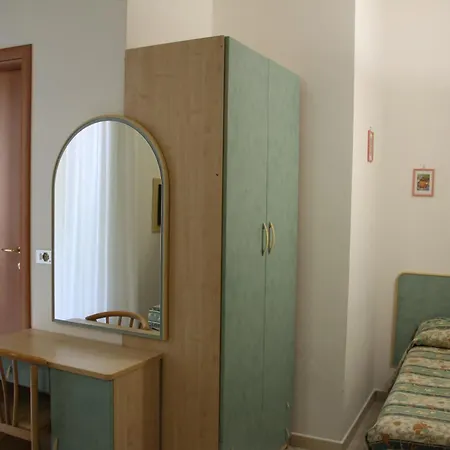 Flora Ξενοδοχείο Μπελάρια-Ιτζέα Μαρίνα