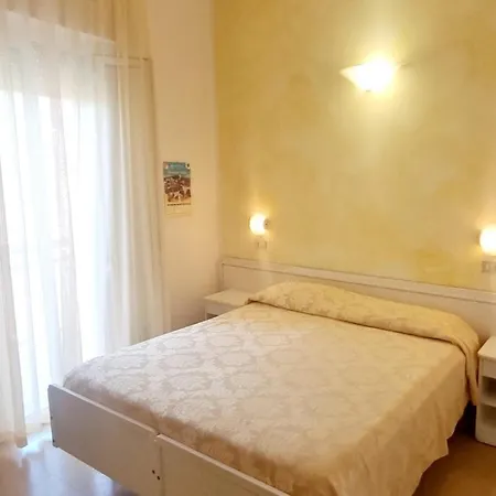 Flora Ξενοδοχείο