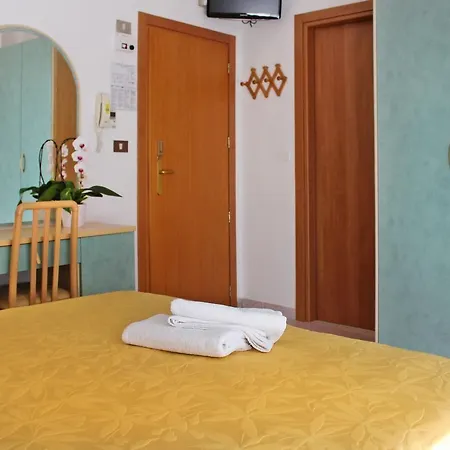 호텔 Flora 벨레지아아지마리나