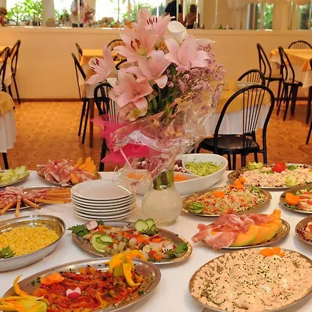 Flora Ξενοδοχείο