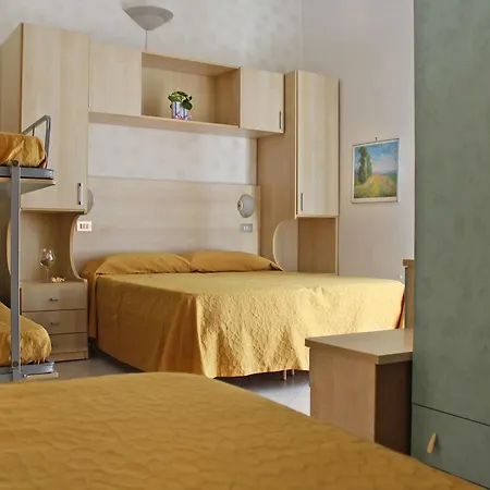 Flora Hotel 3*